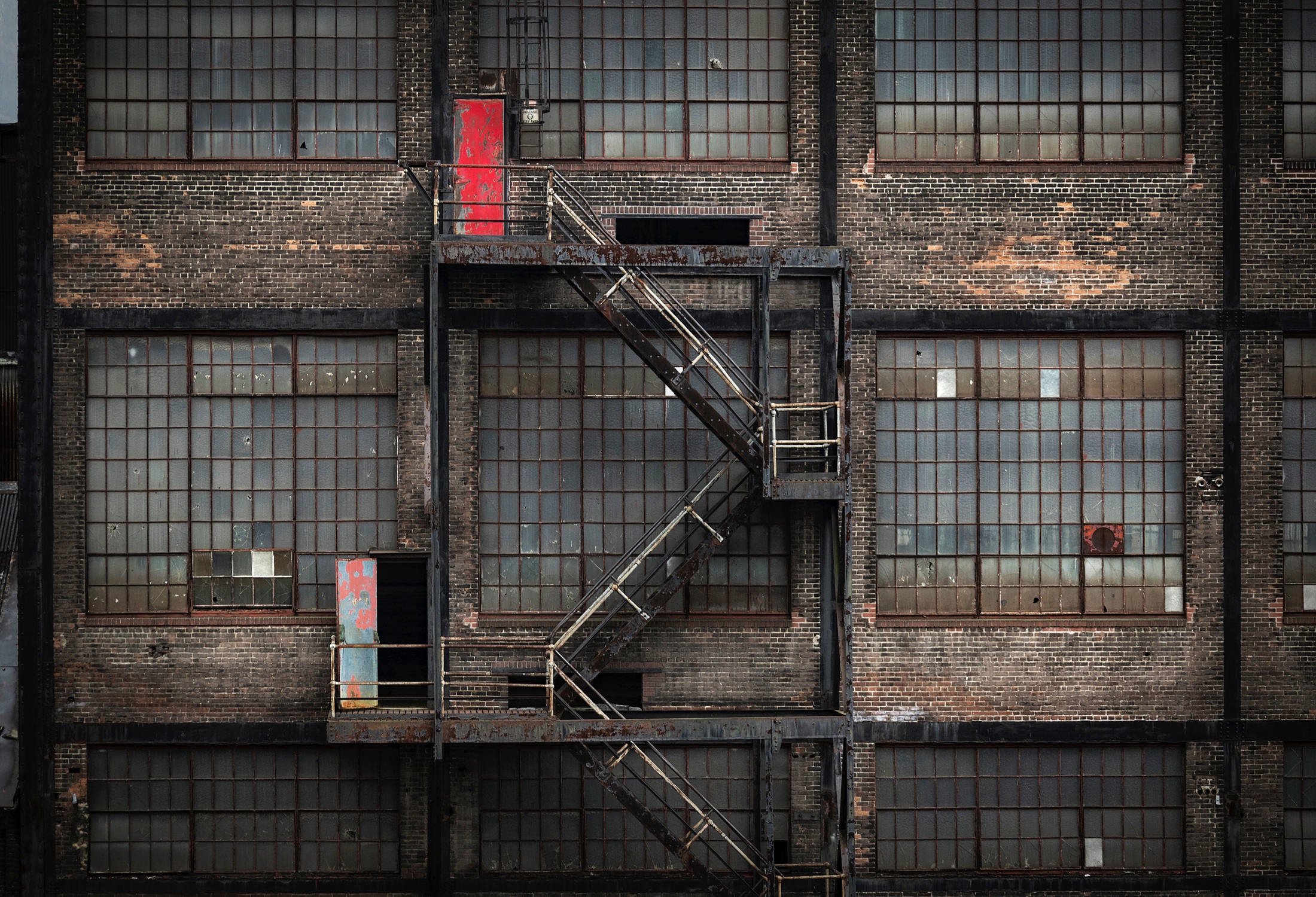factory-1900663.jpg